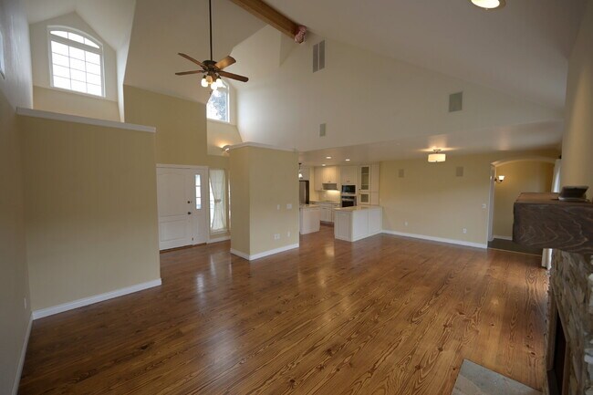 Foto del edificio - 3 bed 2 bath home near Carrie Blake Park, ...