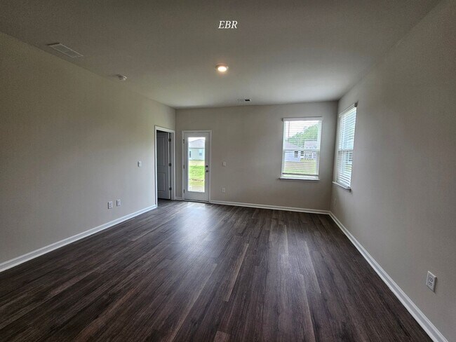Foto del edificio - Pet Friendly - New Construction Home