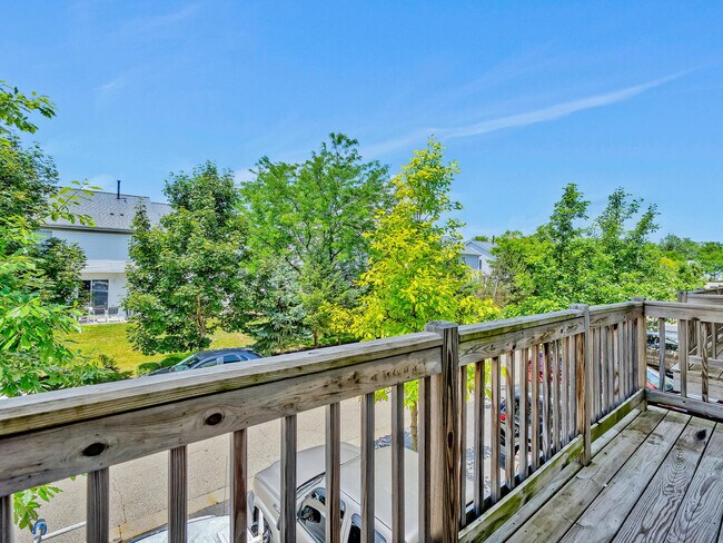 Foto del edificio - 1464 Lake Ridge Ct