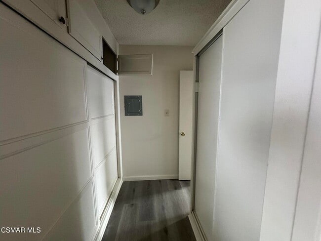 Foto del edificio - 13507 Victory Blvd