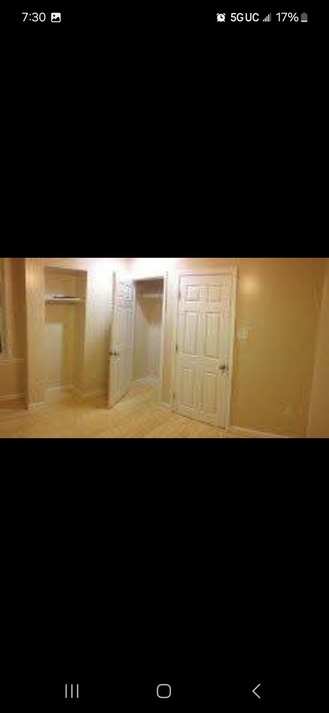 Building Photo - 109 N Sickels St