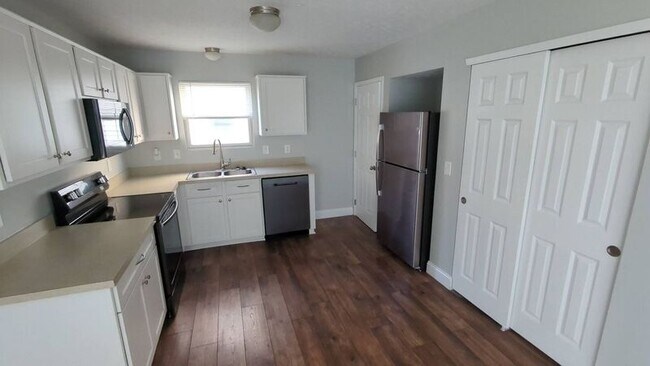 Building Photo - 5547 Russell Fork Dr