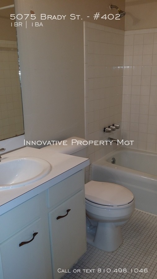Foto del edificio - 5075 Brady St