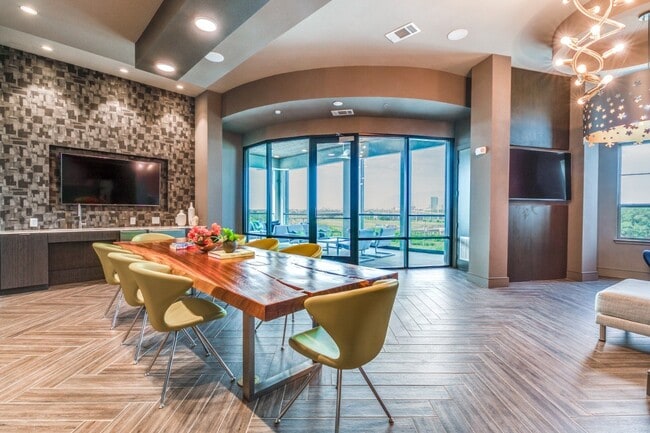 Building Photo - Luxia River East