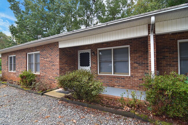 Building Photo - 337 Sunny Hill Dr