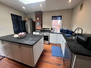 Building Photo - 141 Highland St