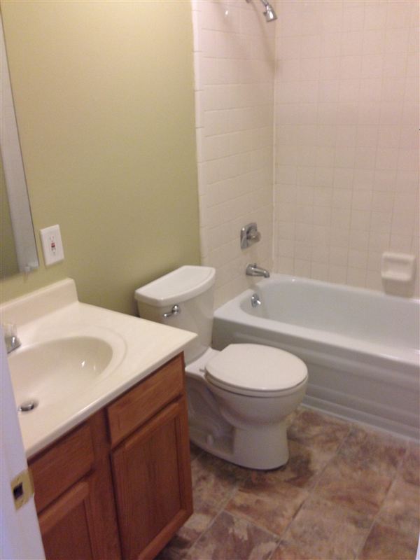 Foto del edificio - 1 br, 1 bath Apartment - Heritage Manor 507 E