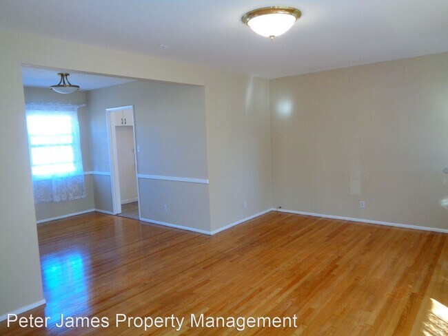 Building Photo - 2 br, 1 bath House - 10931 Winchell St