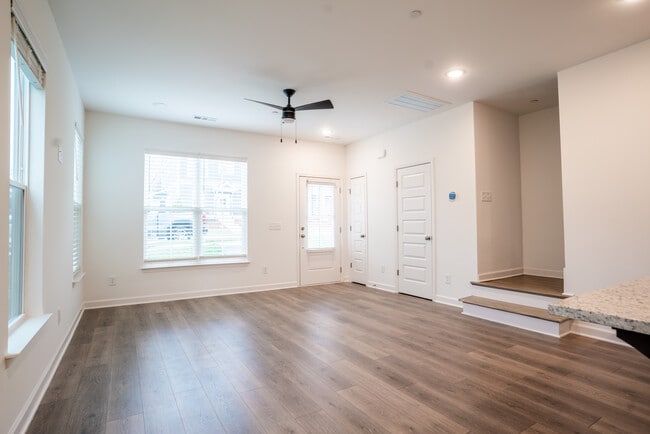 Building Photo - 157 Bess Blvd