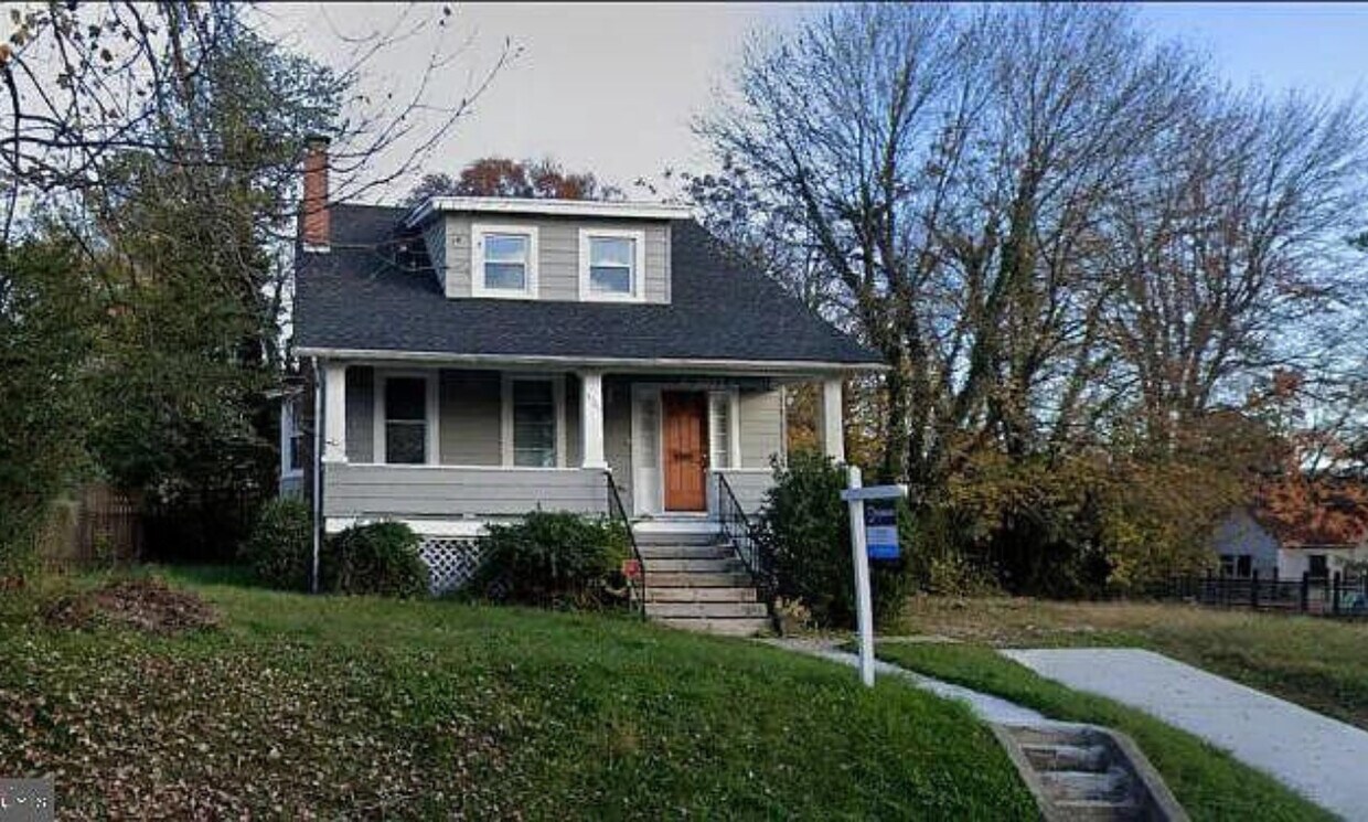 Foto principal - 5107 Midwood Ave
