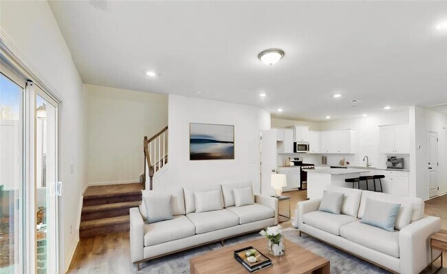 Foto del edificio - Beautiful 3BR/2.5BA Townhouse located in Kellerton Place