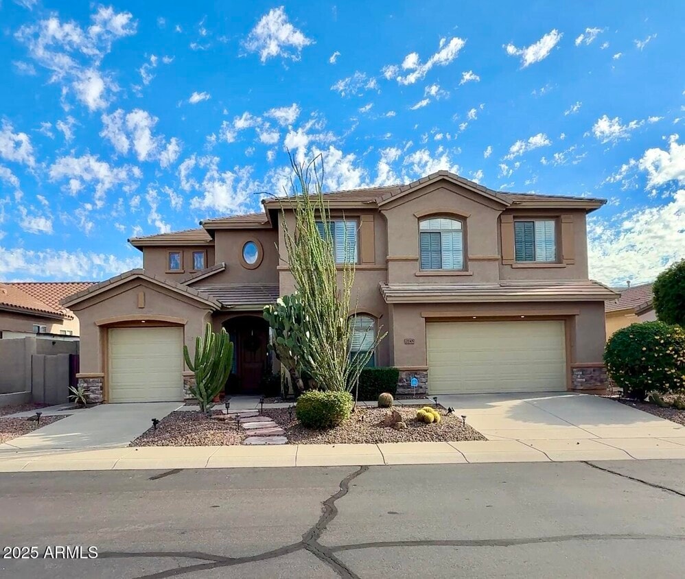 Foto principal - 2245 W Clearview Trail