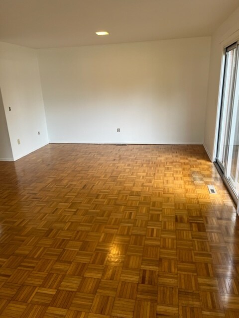 Building Photo - 100 Eagle Ridge Cir