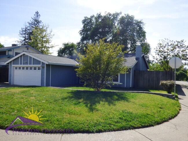 Foto del edificio - 3 Bed 2 Bath 1,317sqft Citrus Heights Home in Wildwood Estates