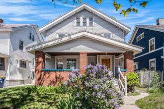 Building Photo - 1321 Bemis St SE