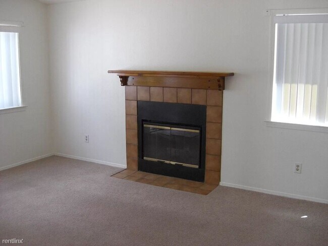 Building Photo - 3 br, 2 bath House - 4884 Turquoise Dr NE