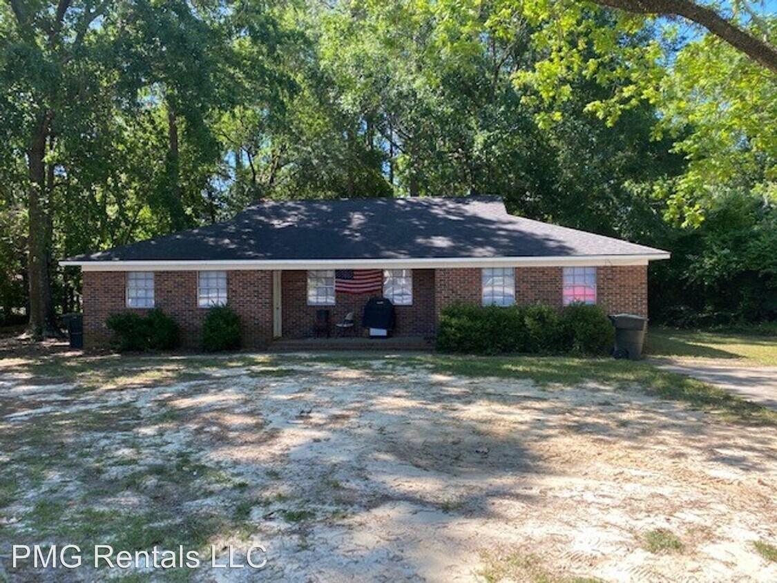 Primary Photo - 2 br, 1 bath House - 802A Robinhood Trail