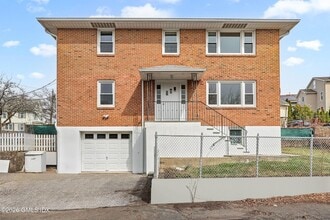 Building Photo - 2 Grange St