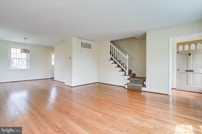 Building Photo - 3405 S Stafford St