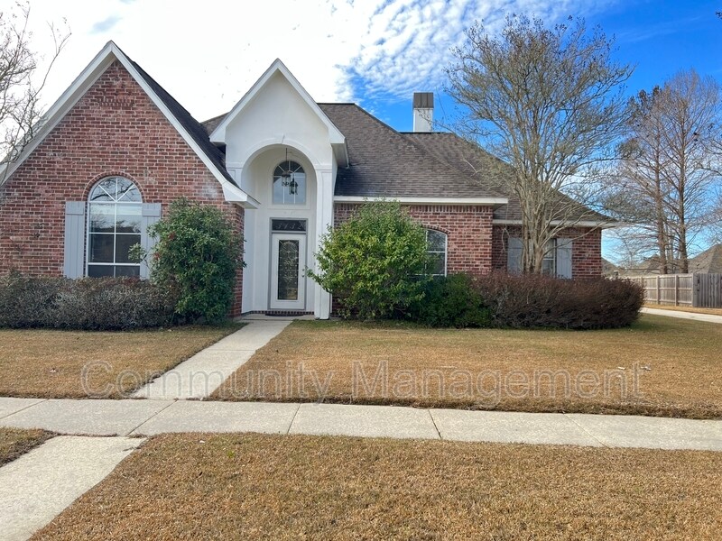 3132 White Shadows Dr, Baton Rouge, LA 70816 House for Rent in Baton