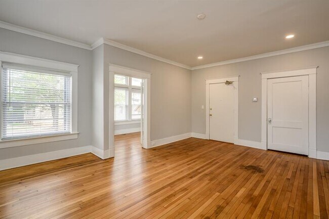 Foto del edificio - 600 Parkway Dr NE
