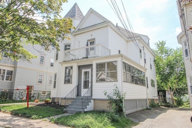 Foto del edificio - 78 Raymond Ave