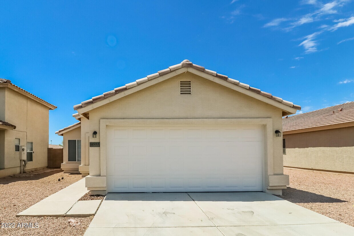 Foto principal - 12933 W Laurel Ln