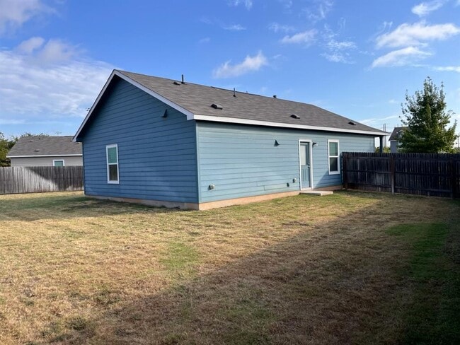 Building Photo - 905 Big Rocky Bend