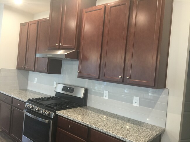 Foto del edificio - 182 Tawny Slope Ct