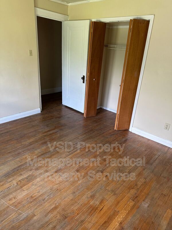Foto del edificio - 3289 E 143rd St