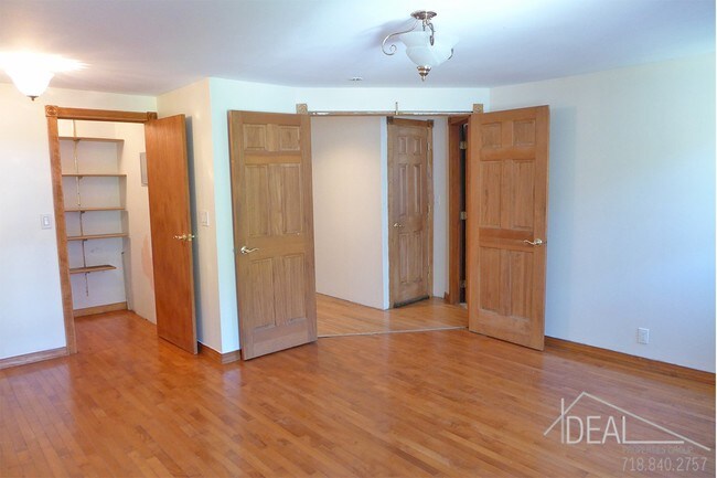 Foto del edificio - 502 President Street #1R