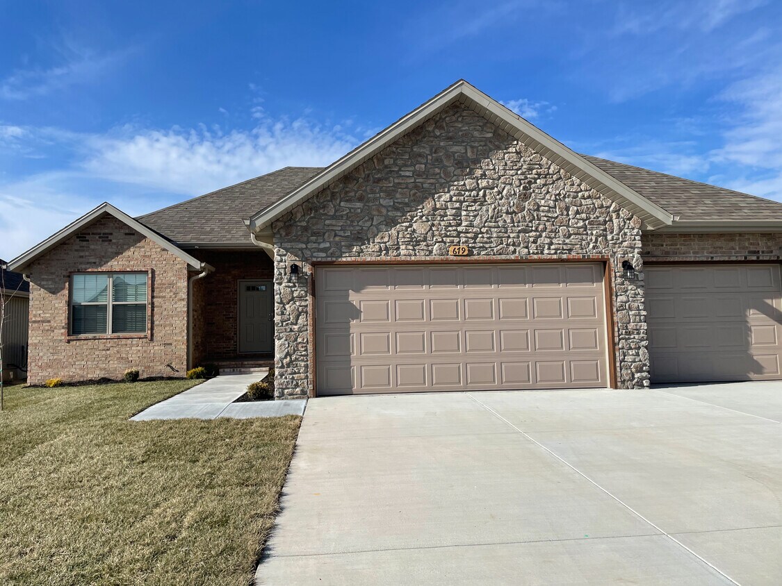 Foto principal - 679 N Montego St