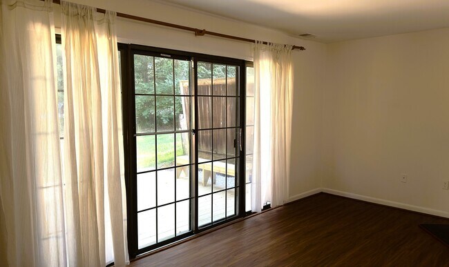 Foto del edificio - 2036 Headlands Cir
