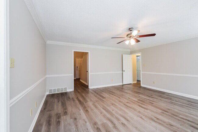 Foto del edificio - 7190 Pecan Hill Rd