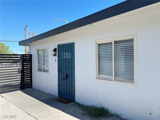 Building Photo - 2030 Sunrise Ave