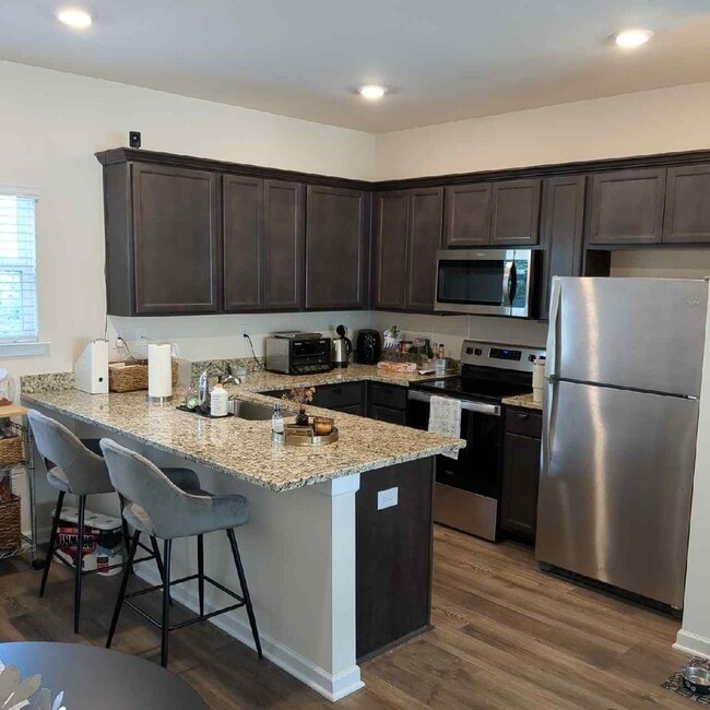 Building Photo - 8104 Logan Dr