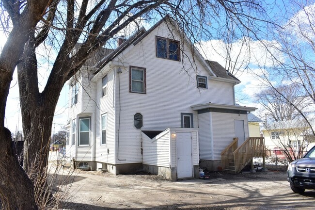 Building Photo - 1623 3rd Ave S