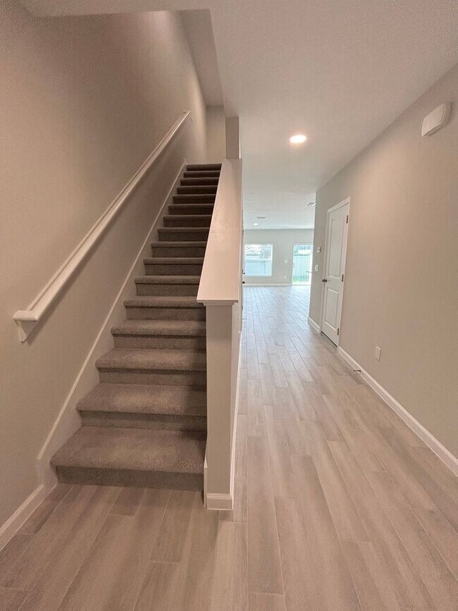 Foto del edificio - Brand-New 3/3 Modern Townhome in Gated Tys...