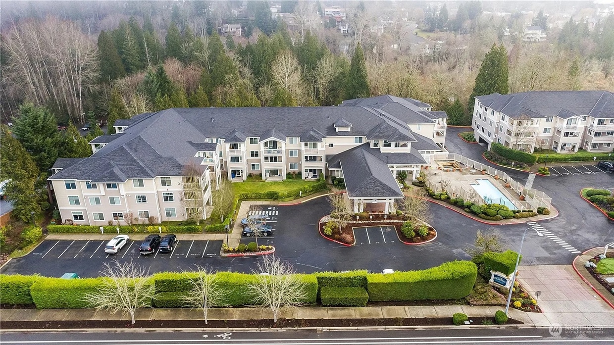 Primary Photo - Luxury 2 bed 2 bath condo at Le Chateau Be...
