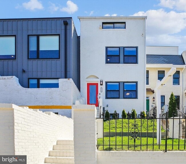 Photo - 329 15th St NE Townhome