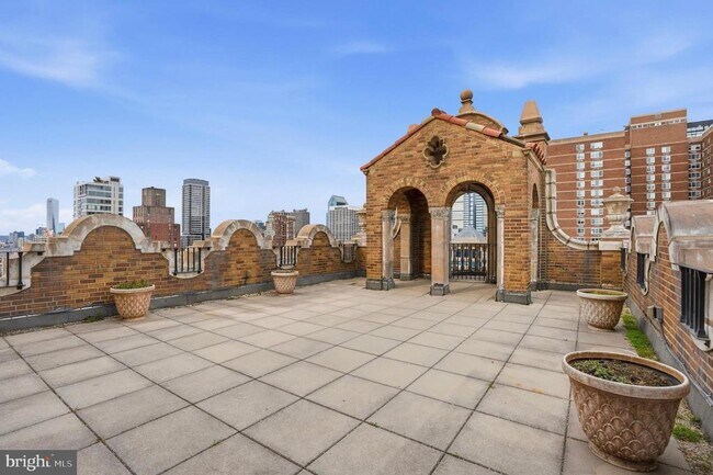 Building Photo - 1512 Spruce St