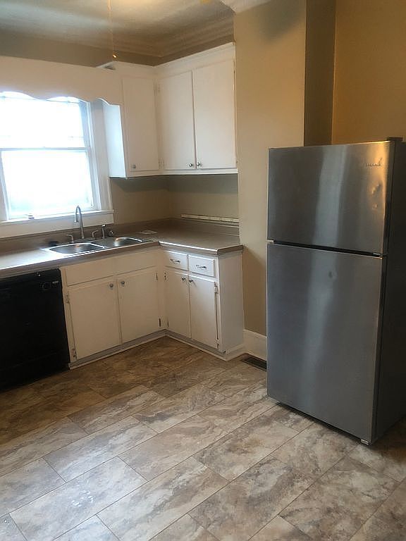 Foto del edificio - 312 E 18th St