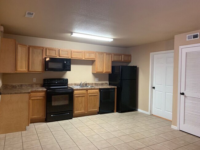 Building Photo - 16529 Hunters Ridge Ln