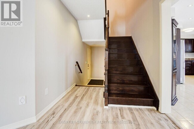Building Photo - 515 Nairn Circle