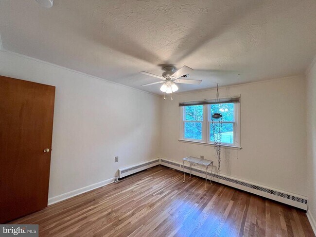 Foto del edificio - 205 Dumont Rd