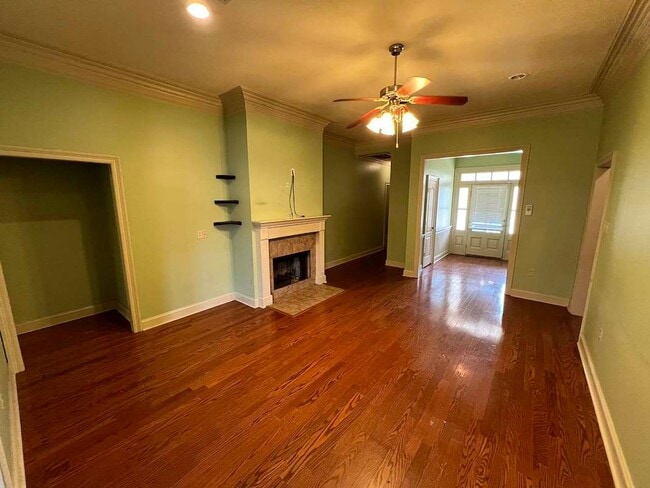 Building Photo - Beautiful 3 Bedroom Home in Established Zachary Neighborhood!