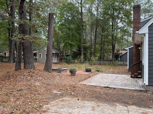 Building Photo - 6137 River Landings Dr