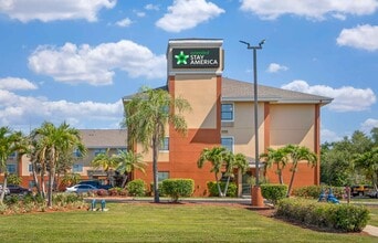 Building Photo - Furnished Studio-St. Petersburg - Clearwater - Executive Dr.