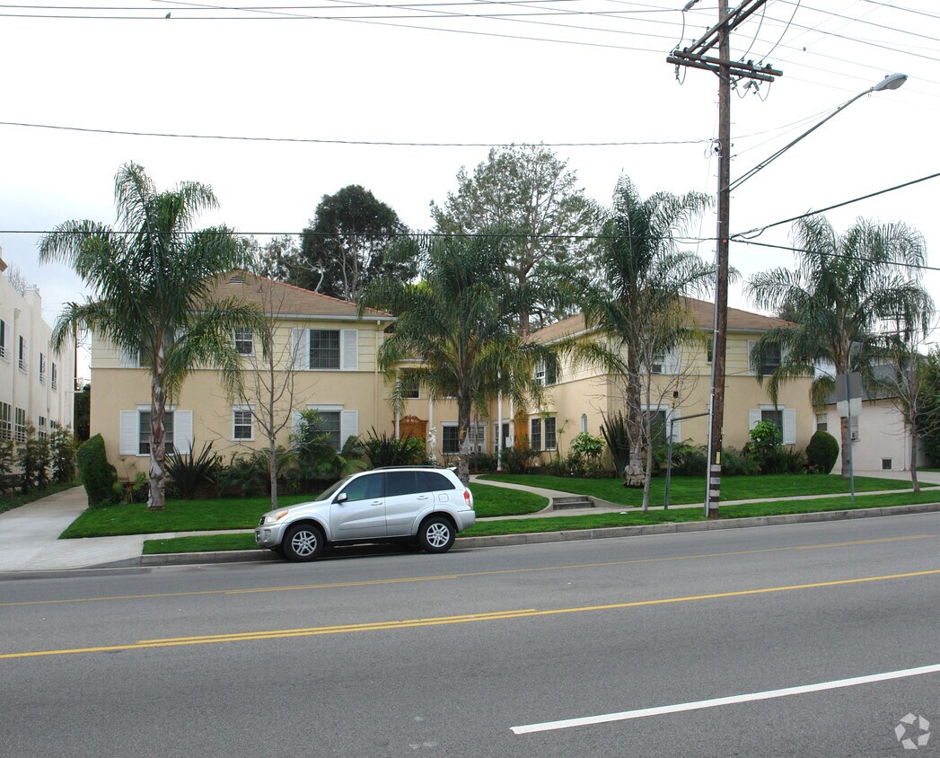 Building Photo - 12020 Magnolia Blvd