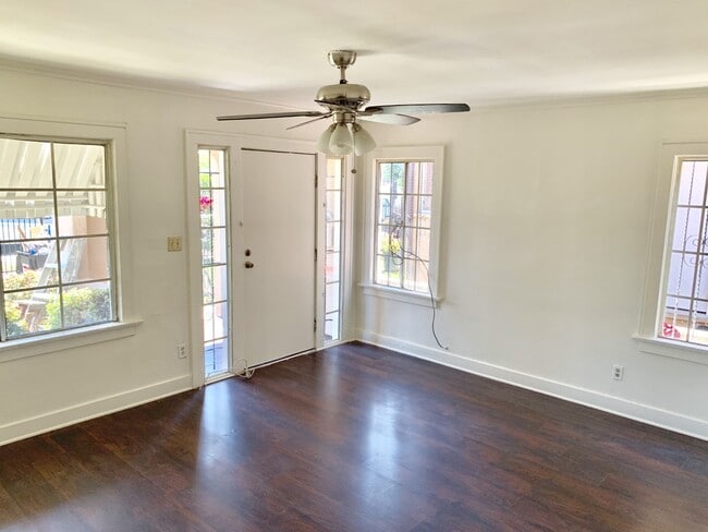 Main Living Room - 5737 Ruthelen St